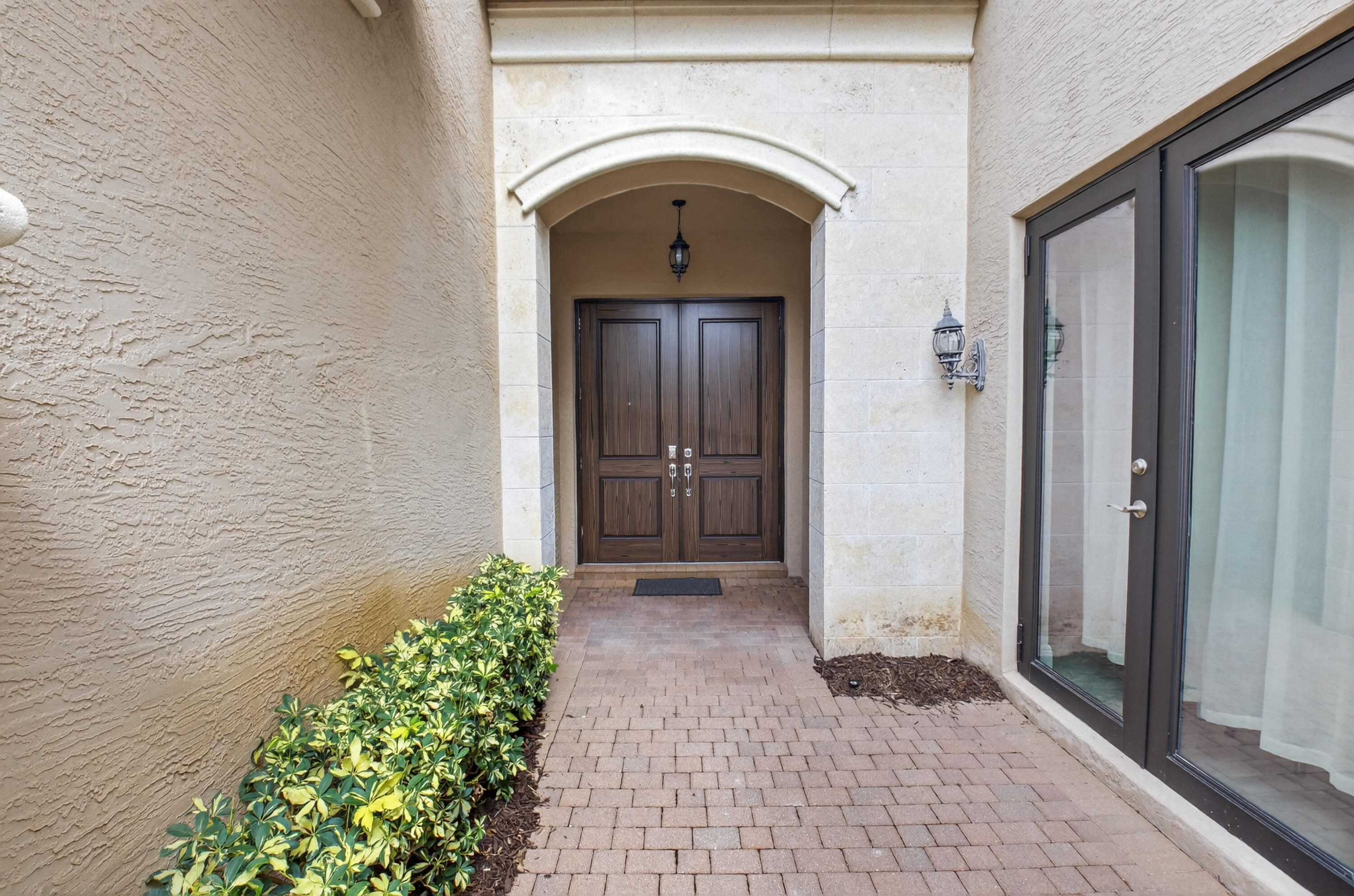 8527 Lewis River Road Delray Beach, FL 33446 - Photo 4 of 30 5-print-DSC_6526