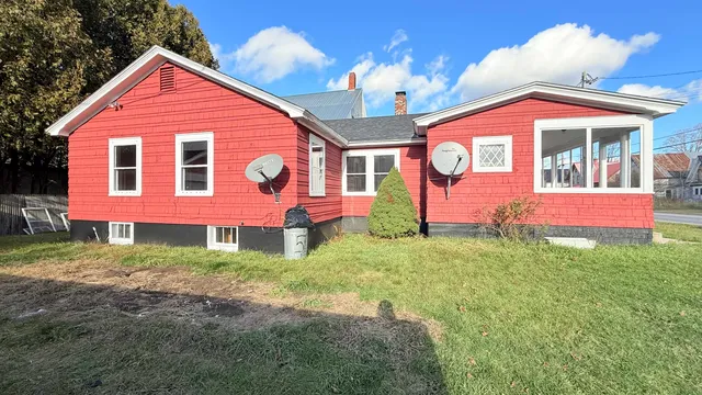 $300,000 | 5491 Vermont Rte 100, Hyde Park, VT 05655