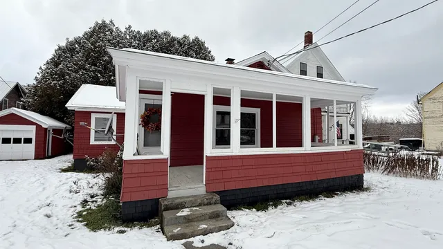 $300,000 | 5491 Vermont Rte 100, Hyde Park, VT 05655