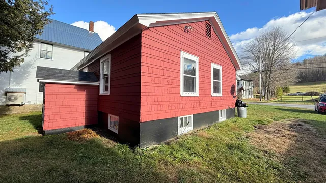 $300,000 | 5491 Vermont Rte 100, Hyde Park, VT 05655