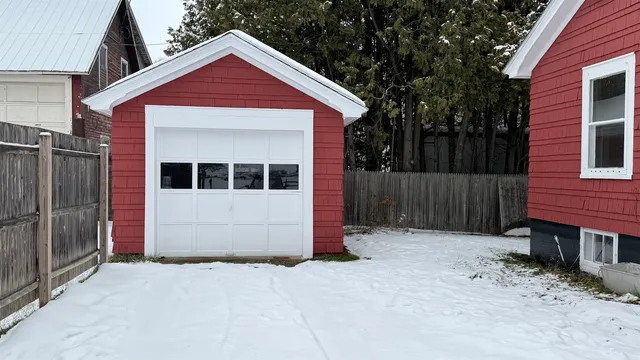 $300,000 | 5491 Vermont Rte 100, Hyde Park, VT 05655