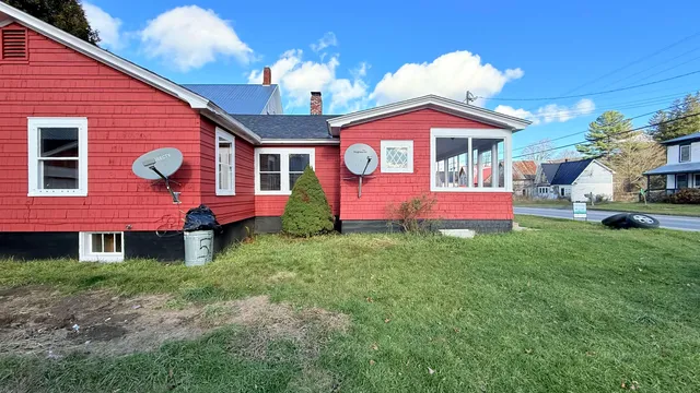 $300,000 | 5491 Vermont Rte 100, Hyde Park, VT 05655