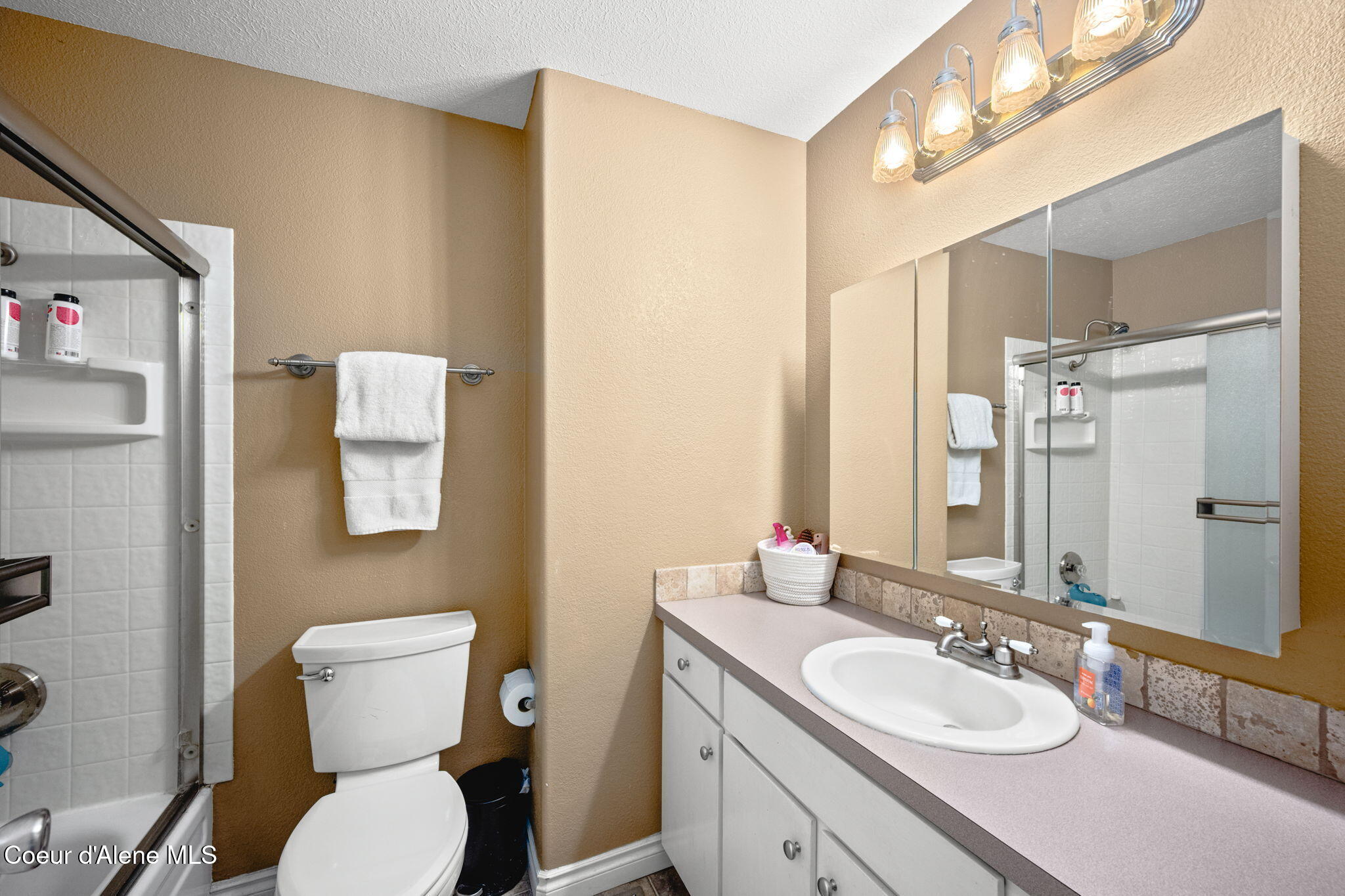 2087 East Glacier Road Hayden, ID 83835 - Photo 34 of 82 Bathroom