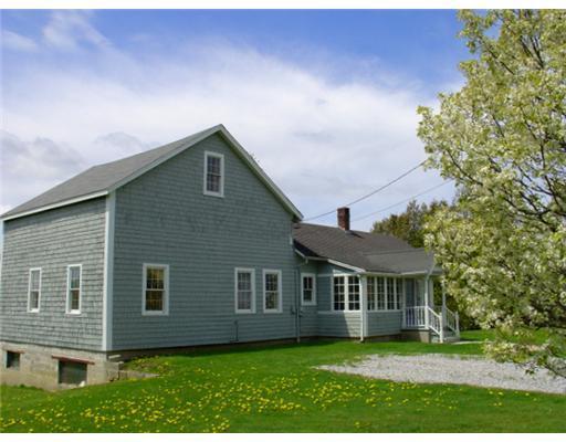 724 North Road Yarmouth, ME 04096 - Photo 3 of 25 Exterior Front.
