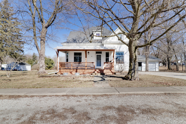 413 East Lincoln Street Saybrook, IL 61770 - Photo 1 of 32