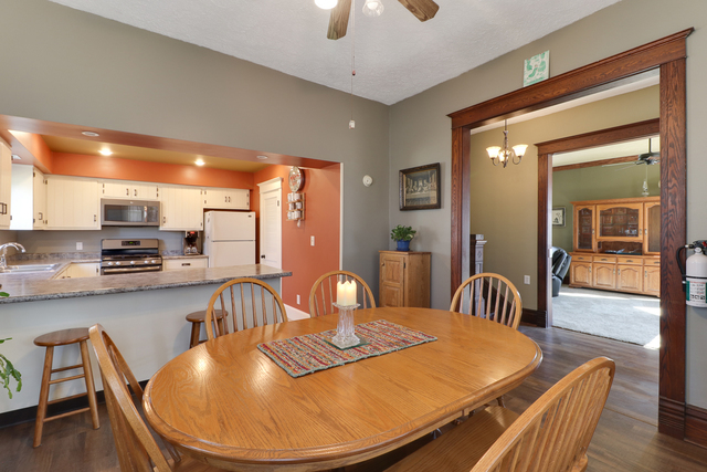 413 East Lincoln Street Saybrook, IL 61770 - Photo 11 of 32