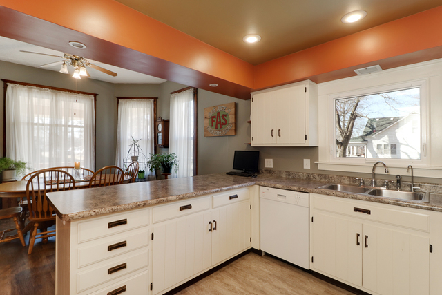 413 East Lincoln Street Saybrook, IL 61770 - Photo 10 of 32