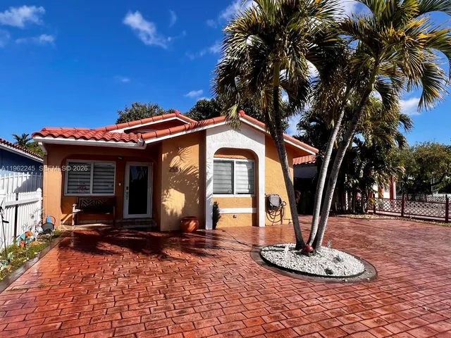$489,000 | 2551 West 64th Place, Hialeah, FL 33016