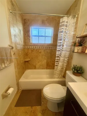 $489,000 | 2551 West 64th Place, Hialeah, FL 33016