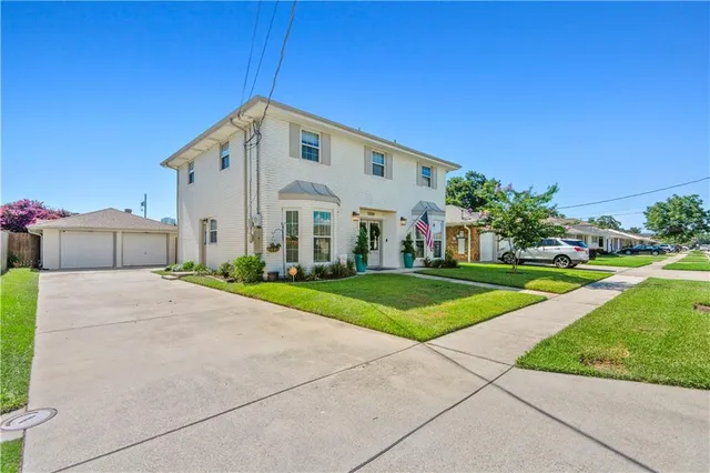$599,000 | 1304 Wisteria Drive, Metairie, LA 70005