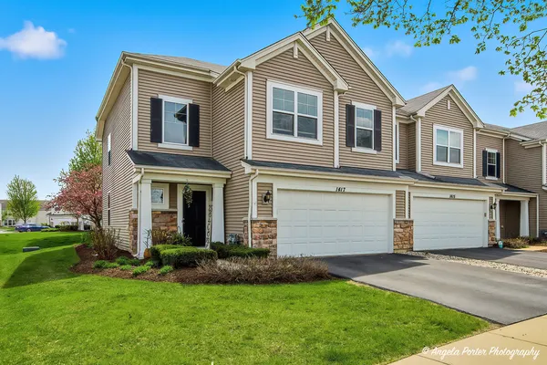 $310,000 | 1417 Newport Circle, Pingree Grove, IL 60140
