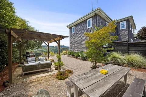 $2,495,000 | 196 Oak Springs Drive, San Anselmo, CA 94960
