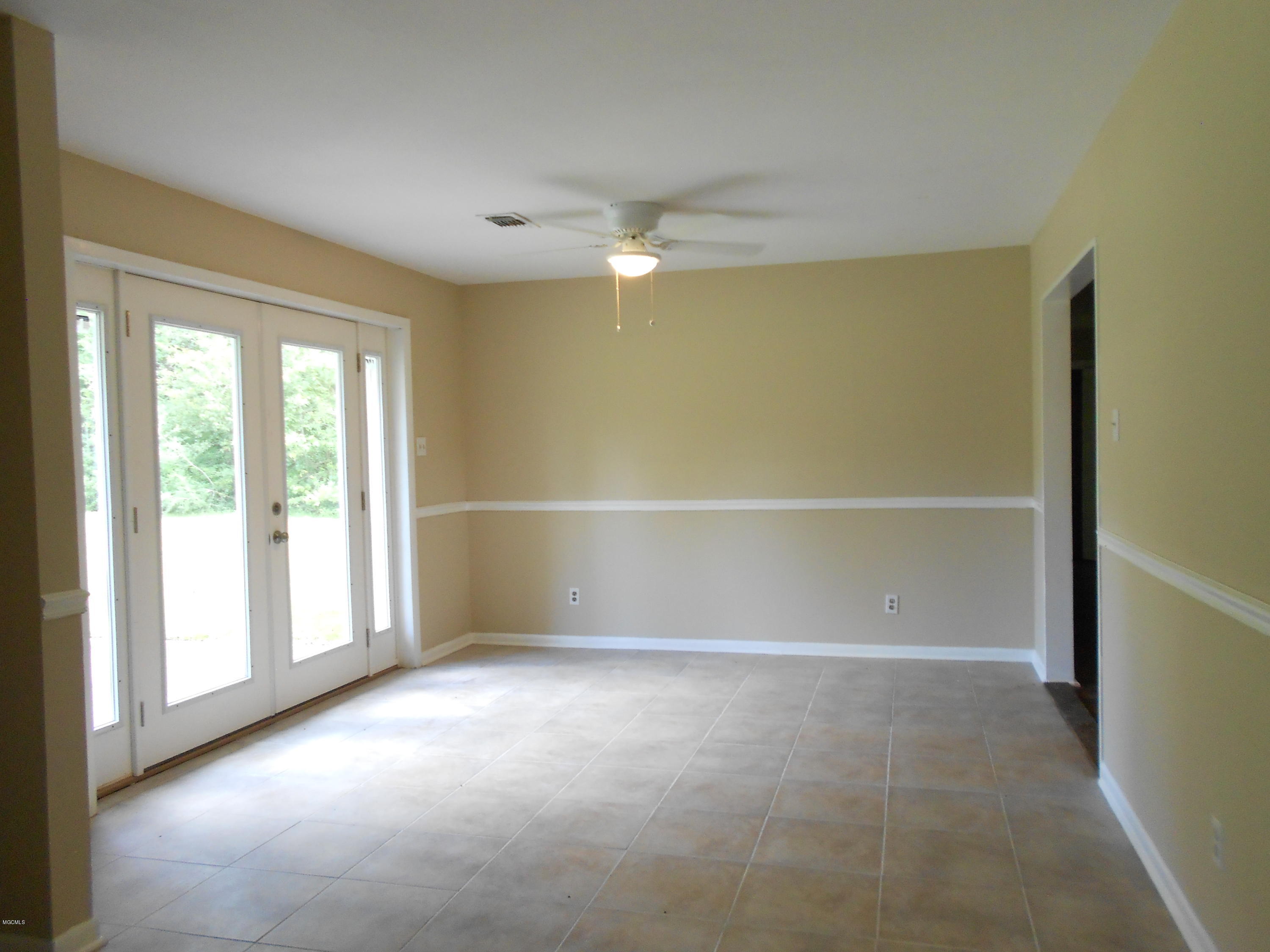 14292 John Lee Road Biloxi, MS 39532 - Photo 11 of 25 DSCN5569