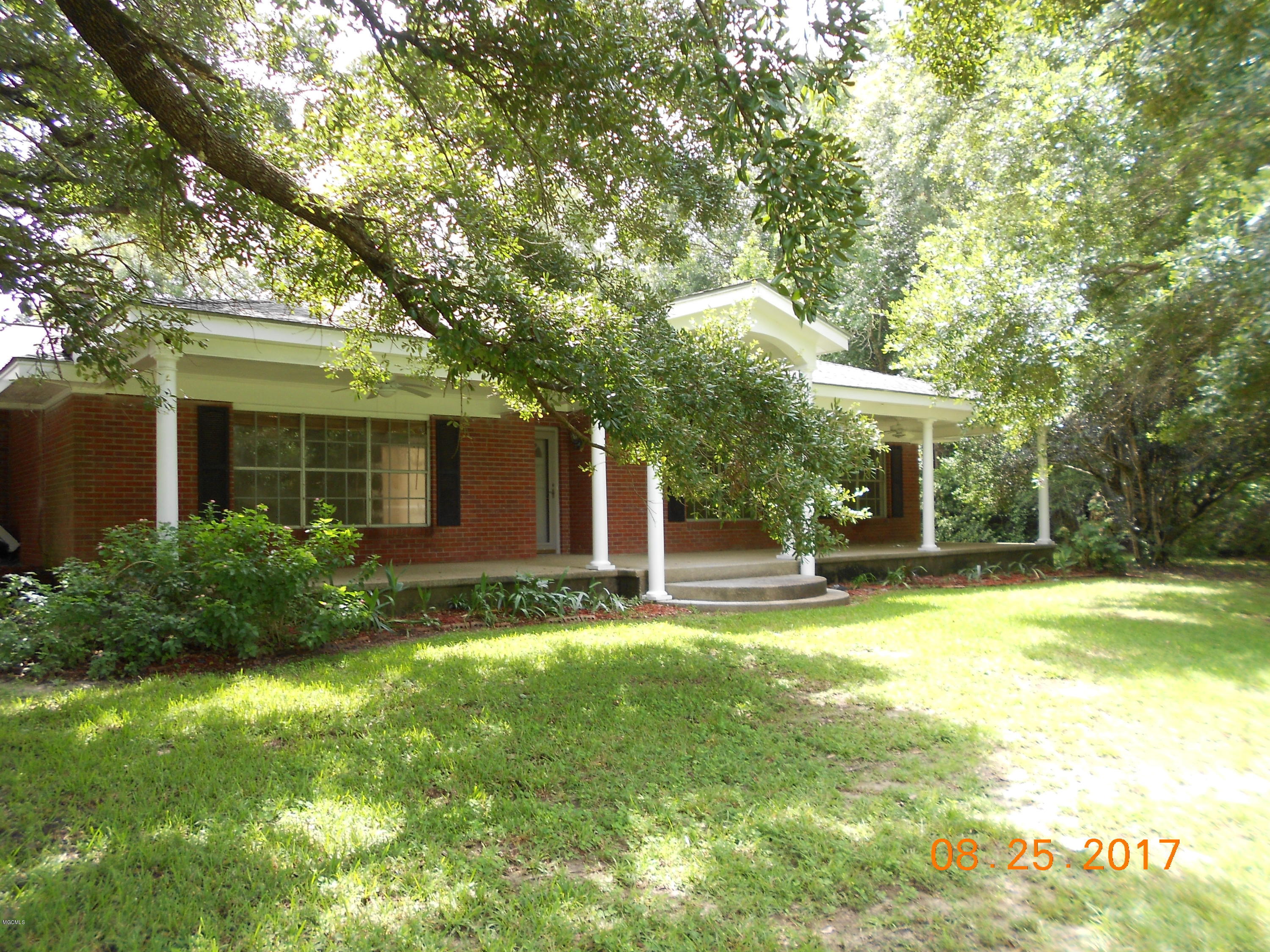 14292 John Lee Road Biloxi, MS 39532 - Photo 2 of 25 DSCN5142