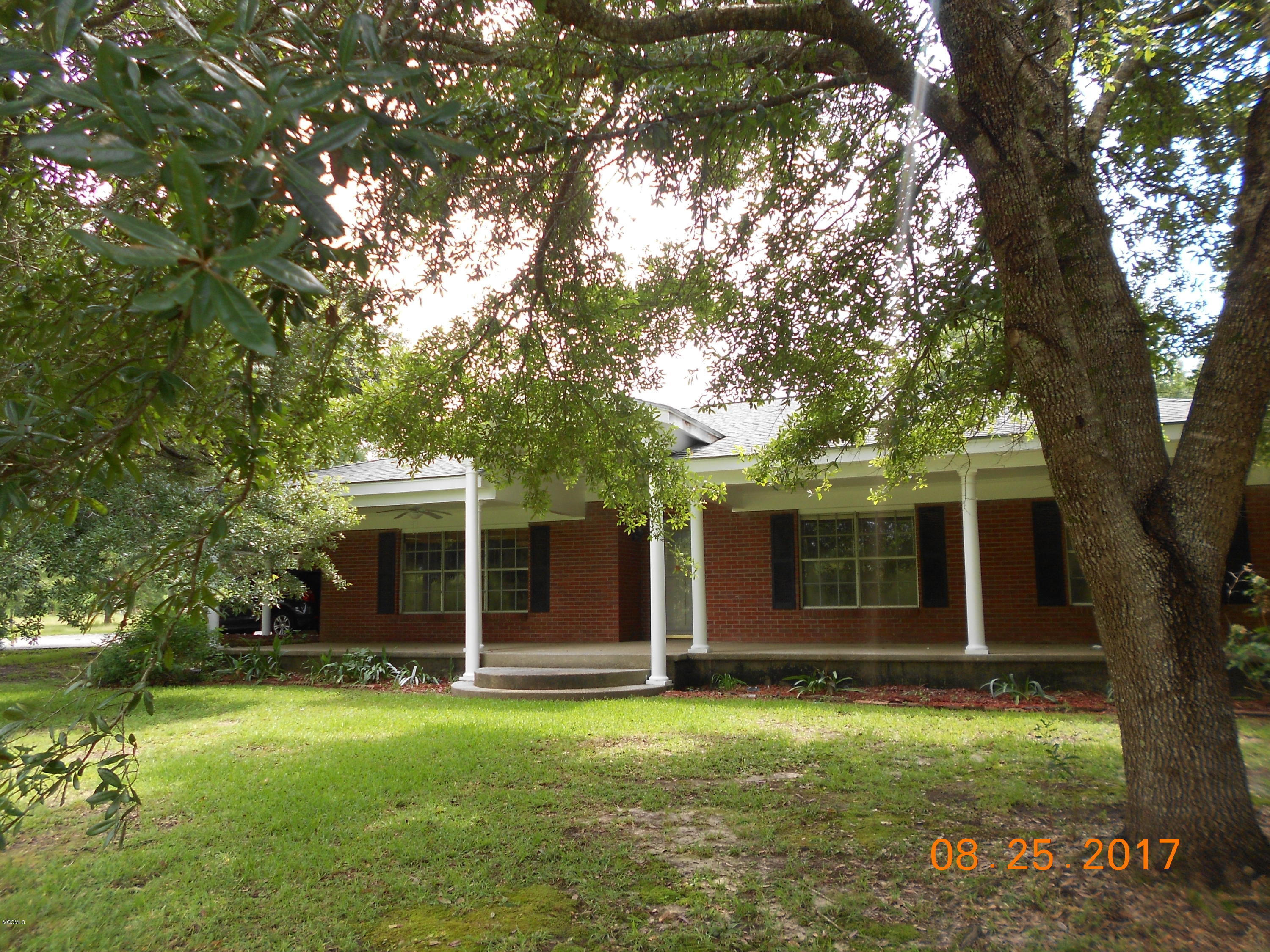 14292 John Lee Road Biloxi, MS 39532 - Photo 3 of 25 DSCN5147