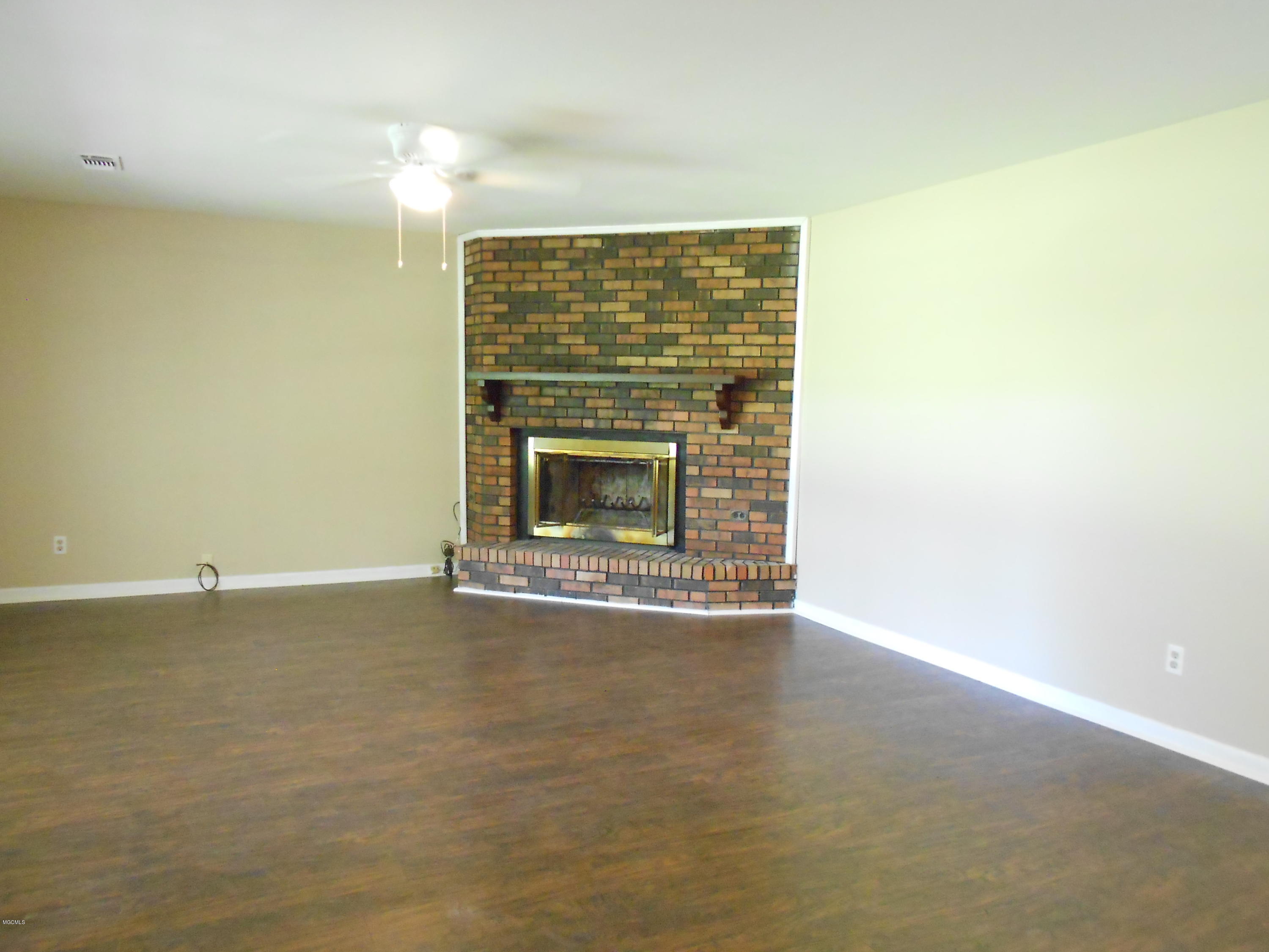 14292 John Lee Road Biloxi, MS 39532 - Photo 5 of 25 DSCN5312