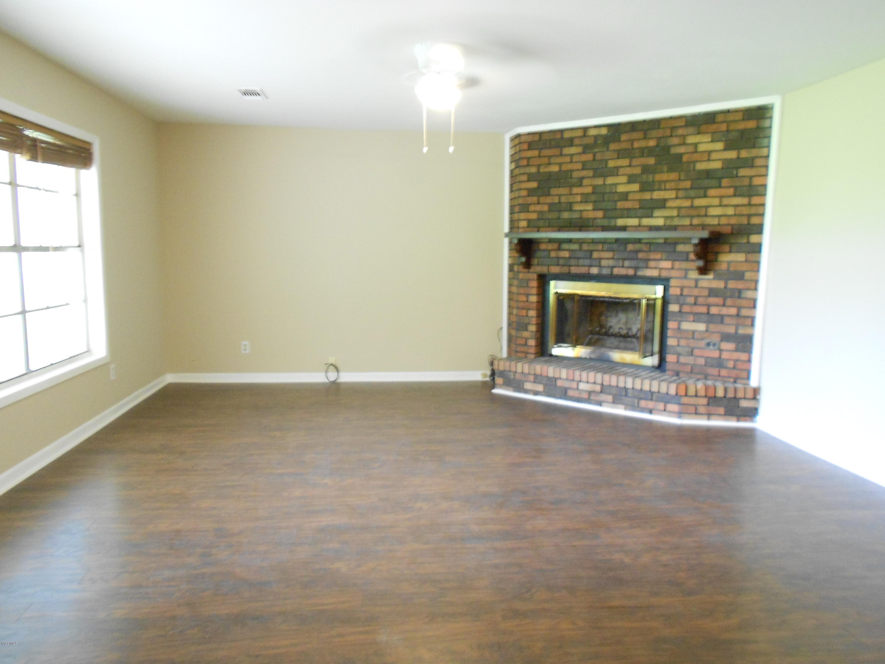 14292 John Lee Road Biloxi, MS 39532 - Photo 6 of 25 DSCN5571