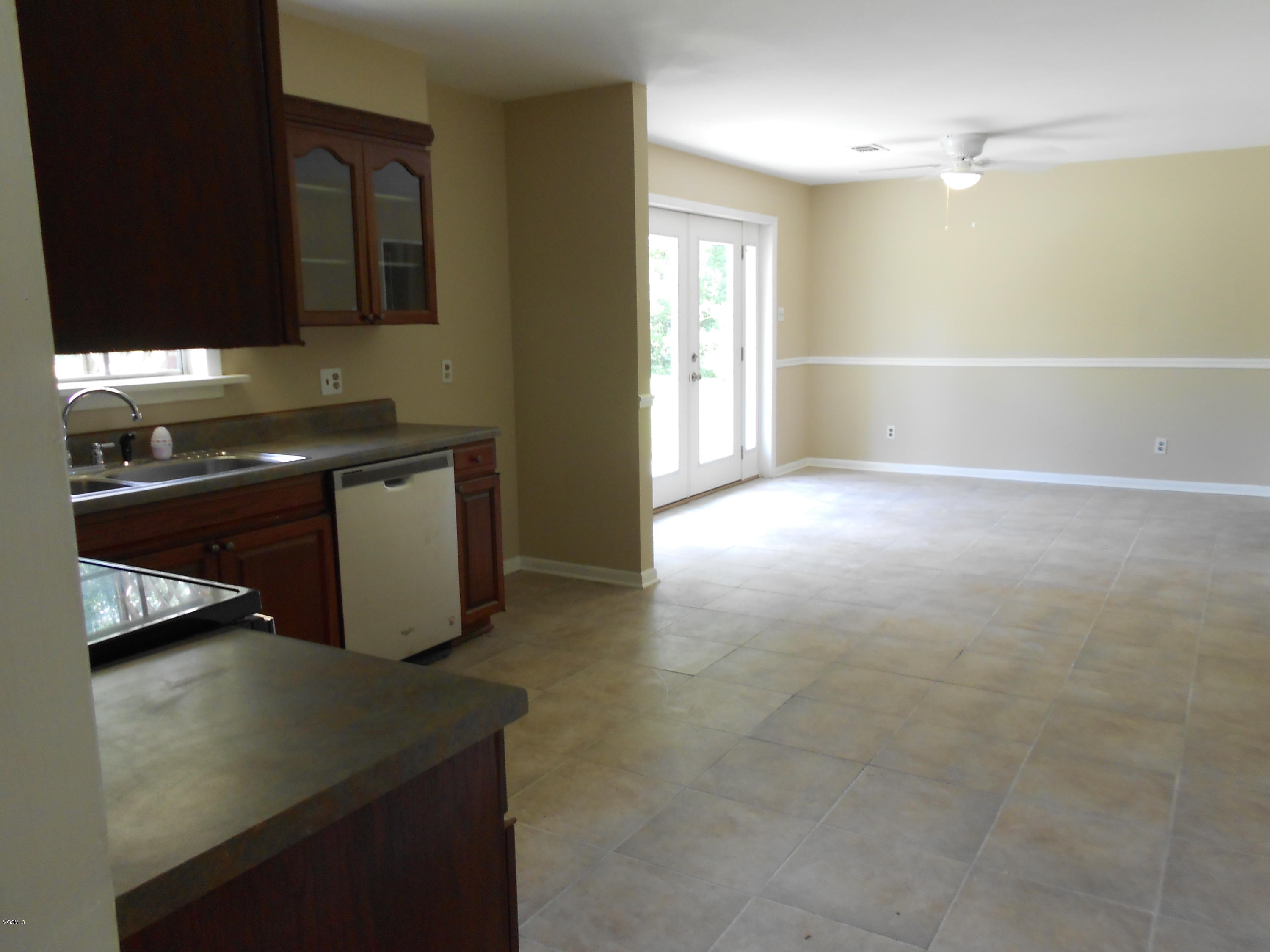 14292 John Lee Road Biloxi, MS 39532 - Photo 8 of 25 DSCN5305
