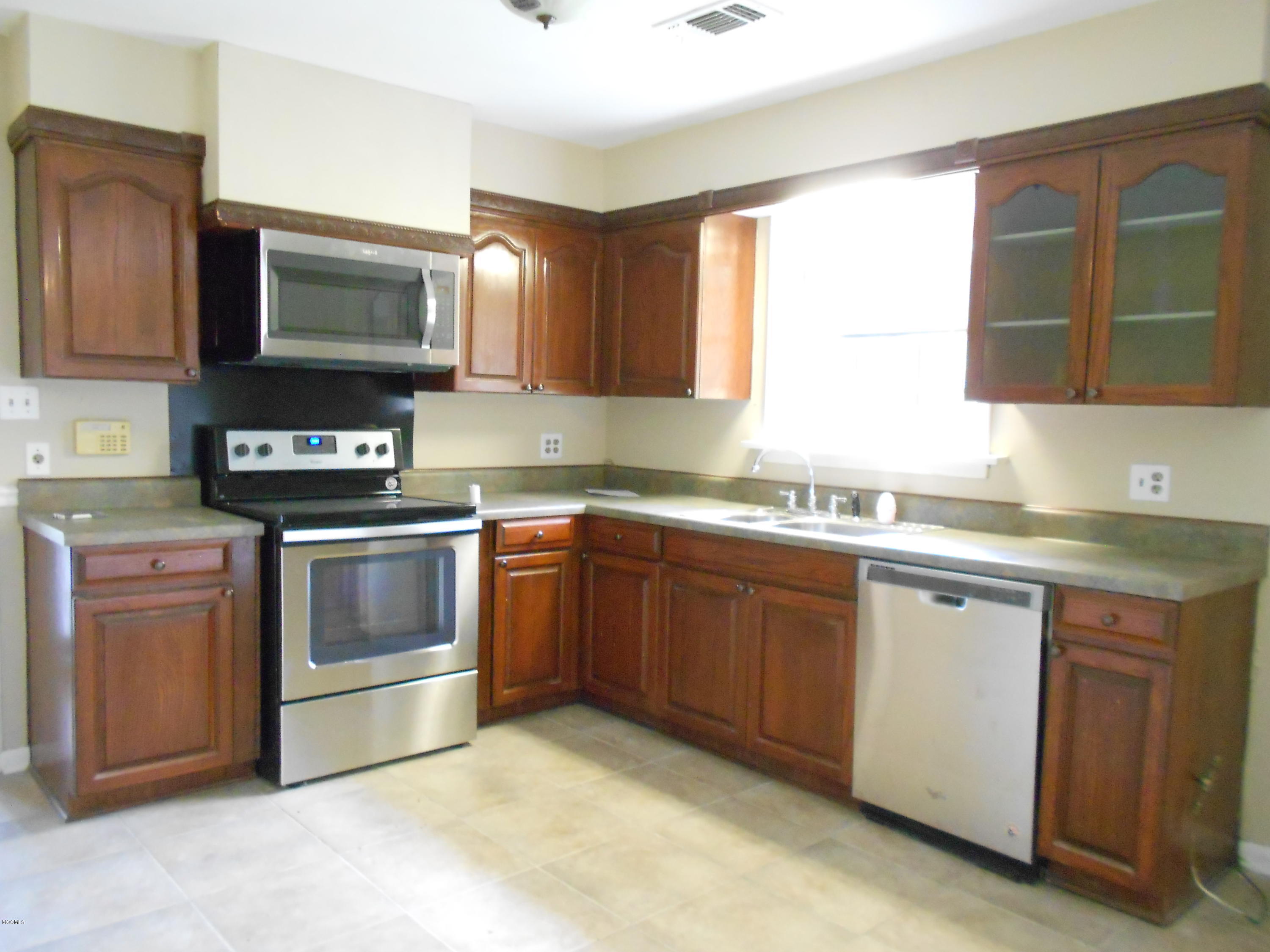 14292 John Lee Road Biloxi, MS 39532 - Photo 10 of 25 DSCN5568