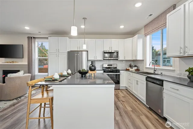 $754,990 | 17505 Northeast Midnight Sun Loop, Poulsbo, WA 98370