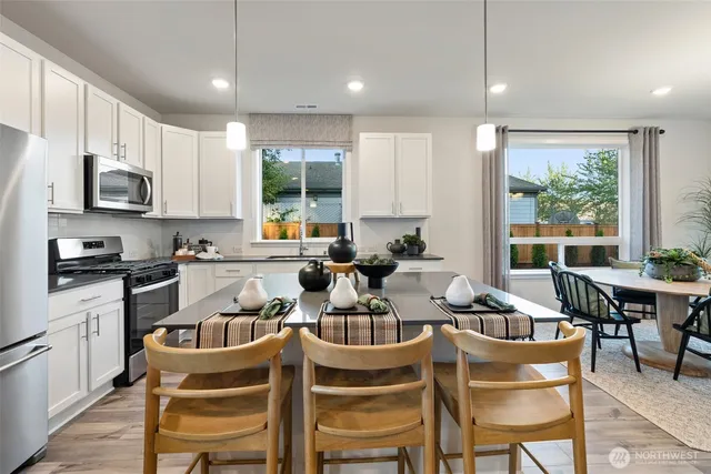 $754,990 | 17505 Northeast Midnight Sun Loop, Poulsbo, WA 98370