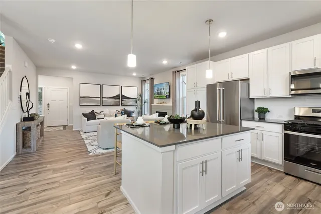 $754,990 | 17505 Northeast Midnight Sun Loop, Poulsbo, WA 98370