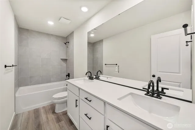 $699,990 | 17505 Northeast Midnight Sun Loop, Poulsbo, WA 98370