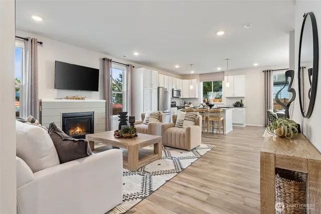 $754,990 | 17505 Northeast Midnight Sun Loop, Poulsbo, WA 98370