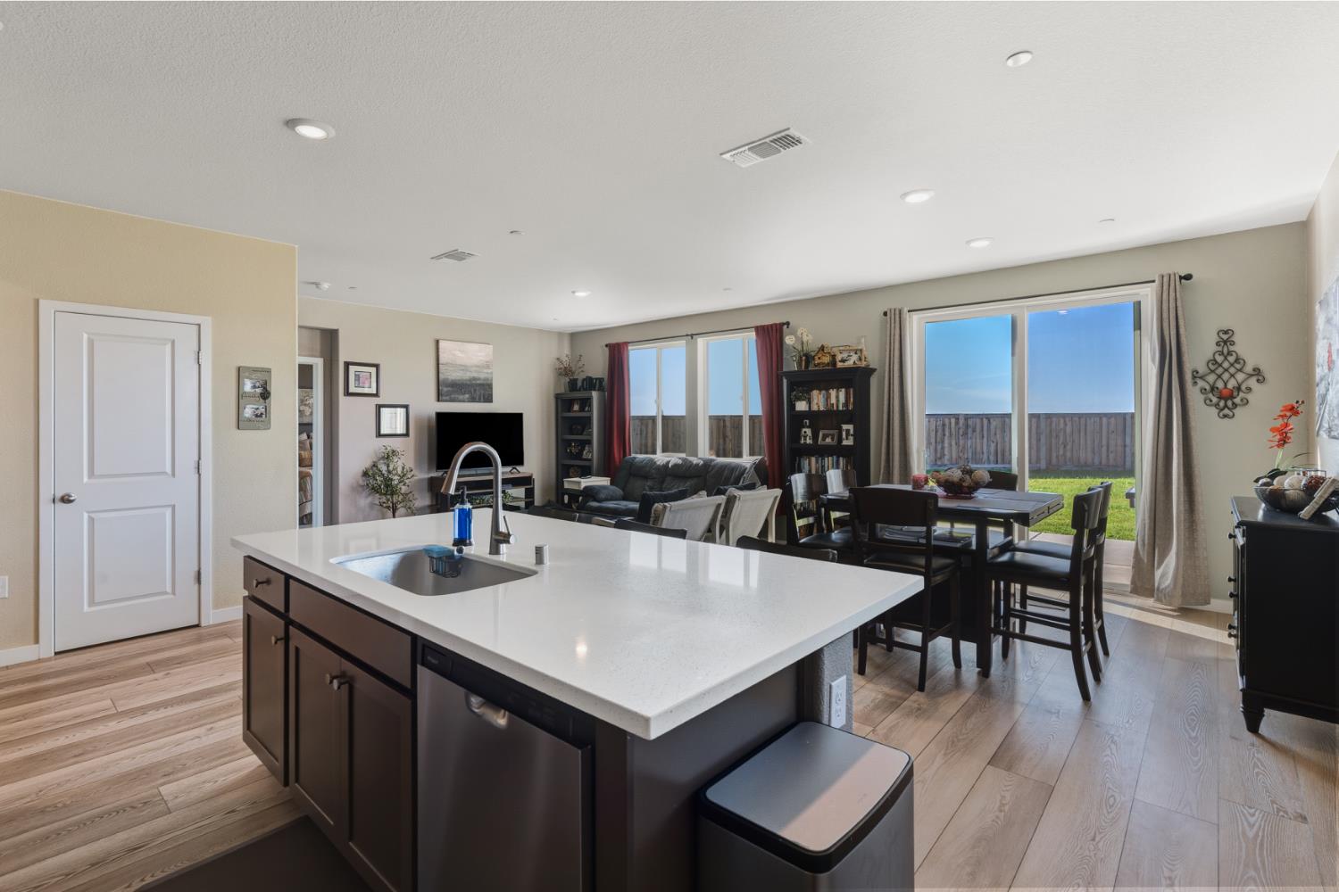 1485 Stepney Way Plumas Lake, CA 95961 - Photo 11 of 27