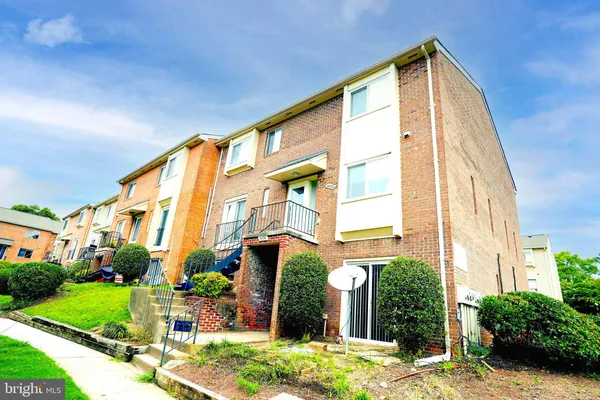 $2,600 | 4570 Conwell Drive, Unit 207, Annandale, VA 22003