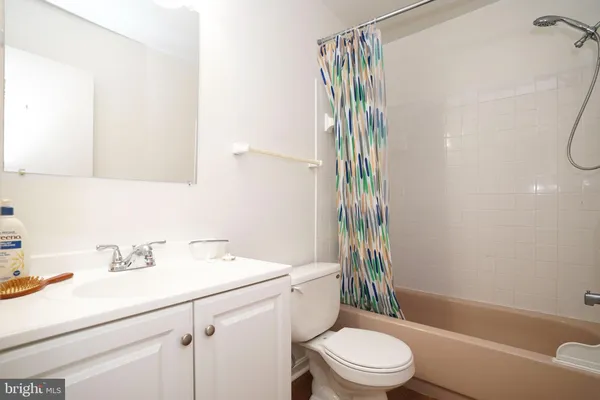 $2,600 | 4570 Conwell Drive, Unit 207, Annandale, VA 22003