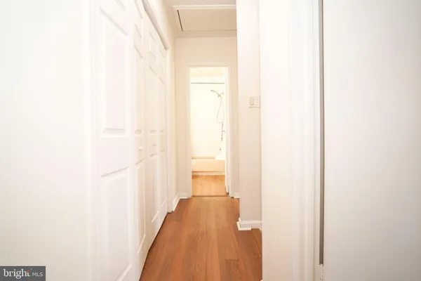 $2,600 | 4570 Conwell Drive, Unit 207, Annandale, VA 22003