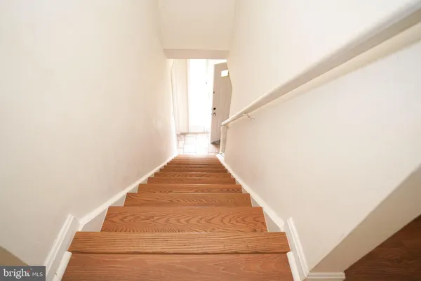 $2,600 | 4570 Conwell Drive, Unit 207, Annandale, VA 22003