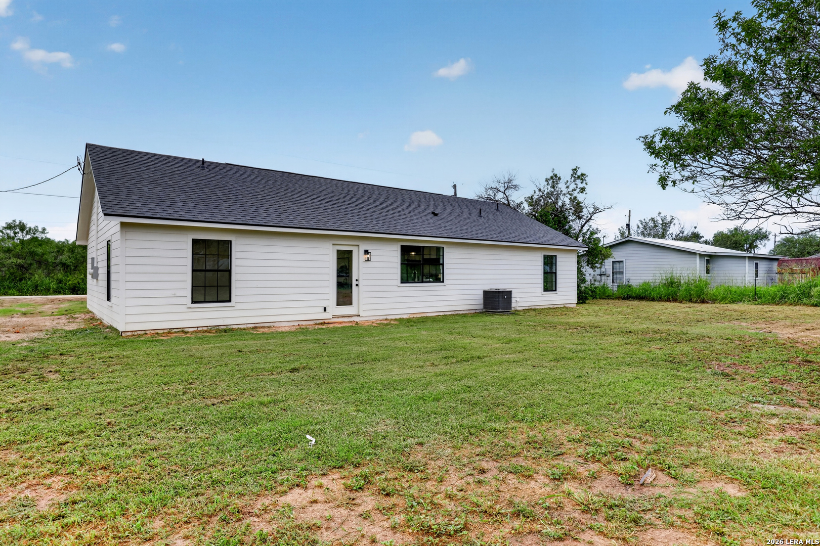 117 Cemetery Road Charlotte, TX 78011 - Photo 18 of 24