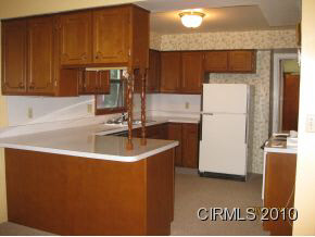 1703 South Dixon Road Kokomo, IN 46902 - Photo 6 of 9 Gallery Image 6