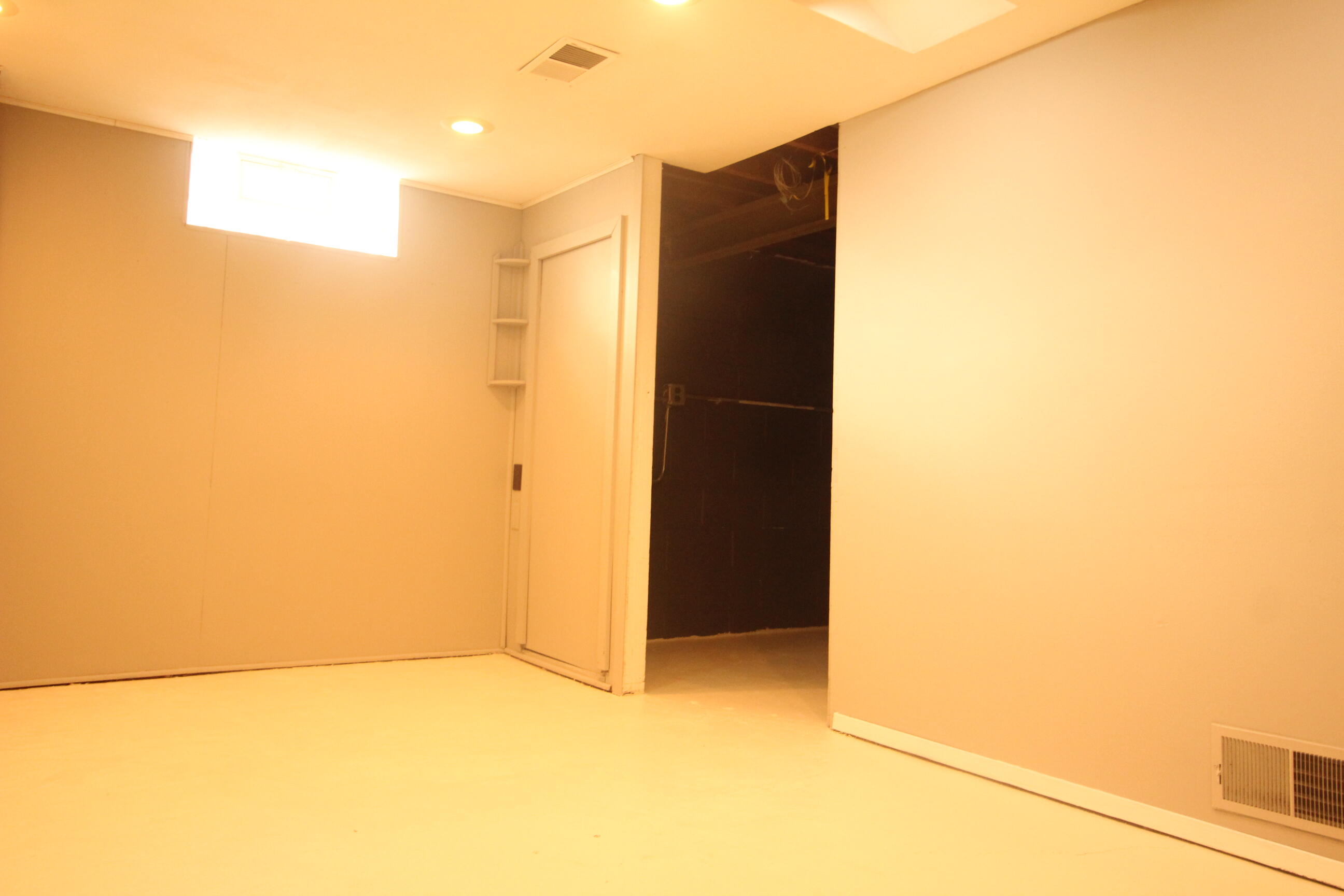 3749 South 48th Street Milwaukee, WI 53220 - Photo 17 of 19 IMG_0309