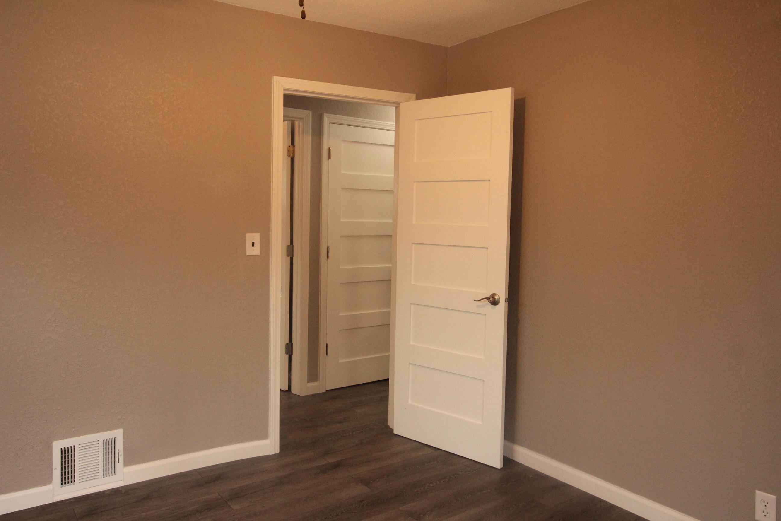 3749 South 48th Street Milwaukee, WI 53220 - Photo 9 of 19 IMG_0281