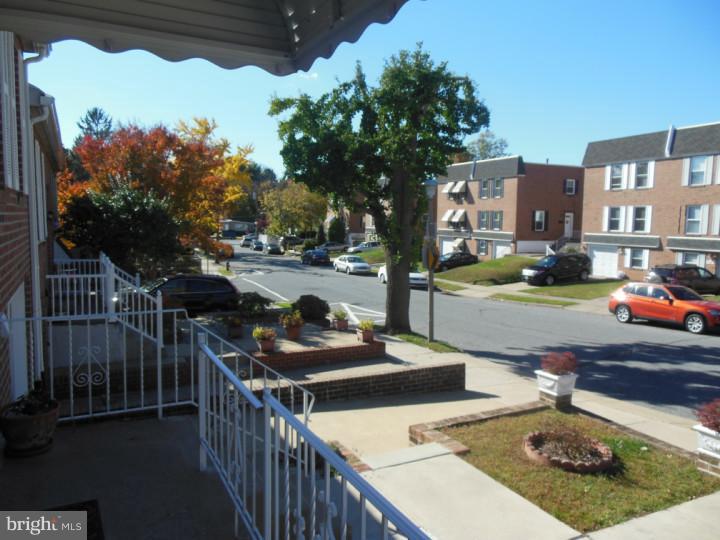 127 Greendale Road Philadelphia, PA 19154 - Photo 2 of 11 View