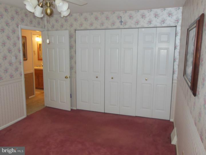 127 Greendale Road Philadelphia, PA 19154 - Photo 6 of 11 Bedroom - Main