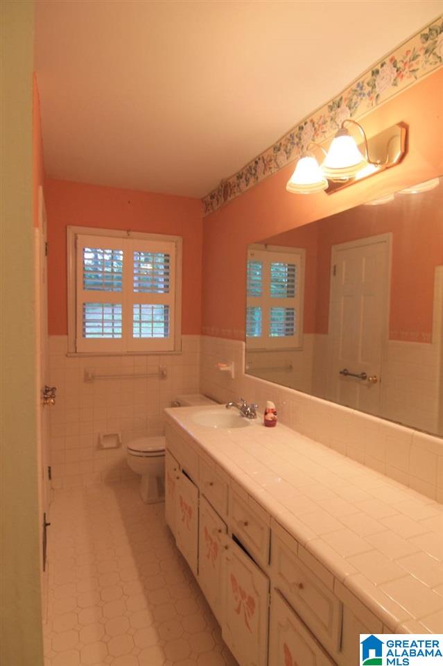 968 Ridgewood Circle Birmingham, AL 35235 - Photo 7 of 16