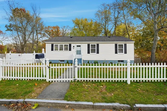 $327,500 | 19 Emily Street, Springfield, MA 01109