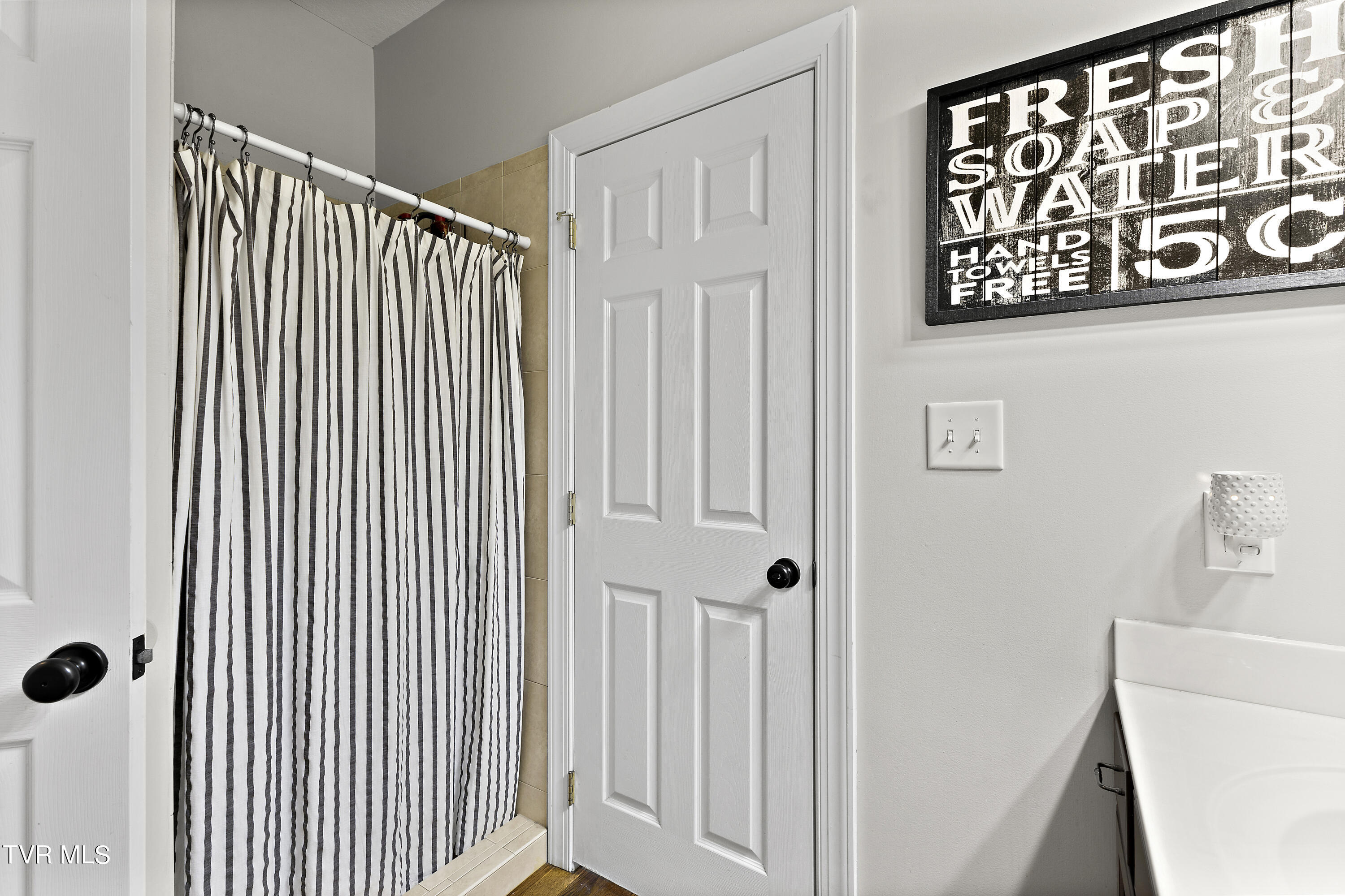 7 Maple Point Jonesborough, TN 37659 - Photo 16 of 84 128A4668