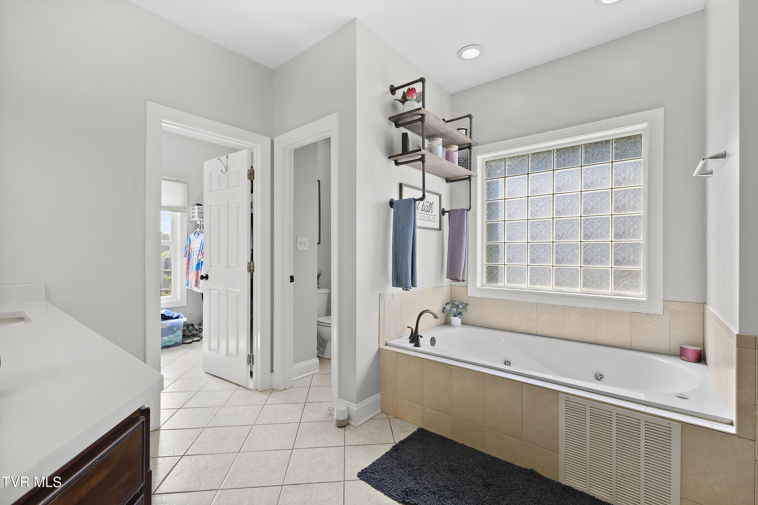 7 Maple Point Jonesborough, TN 37659 - Photo 29 of 84 128A4714