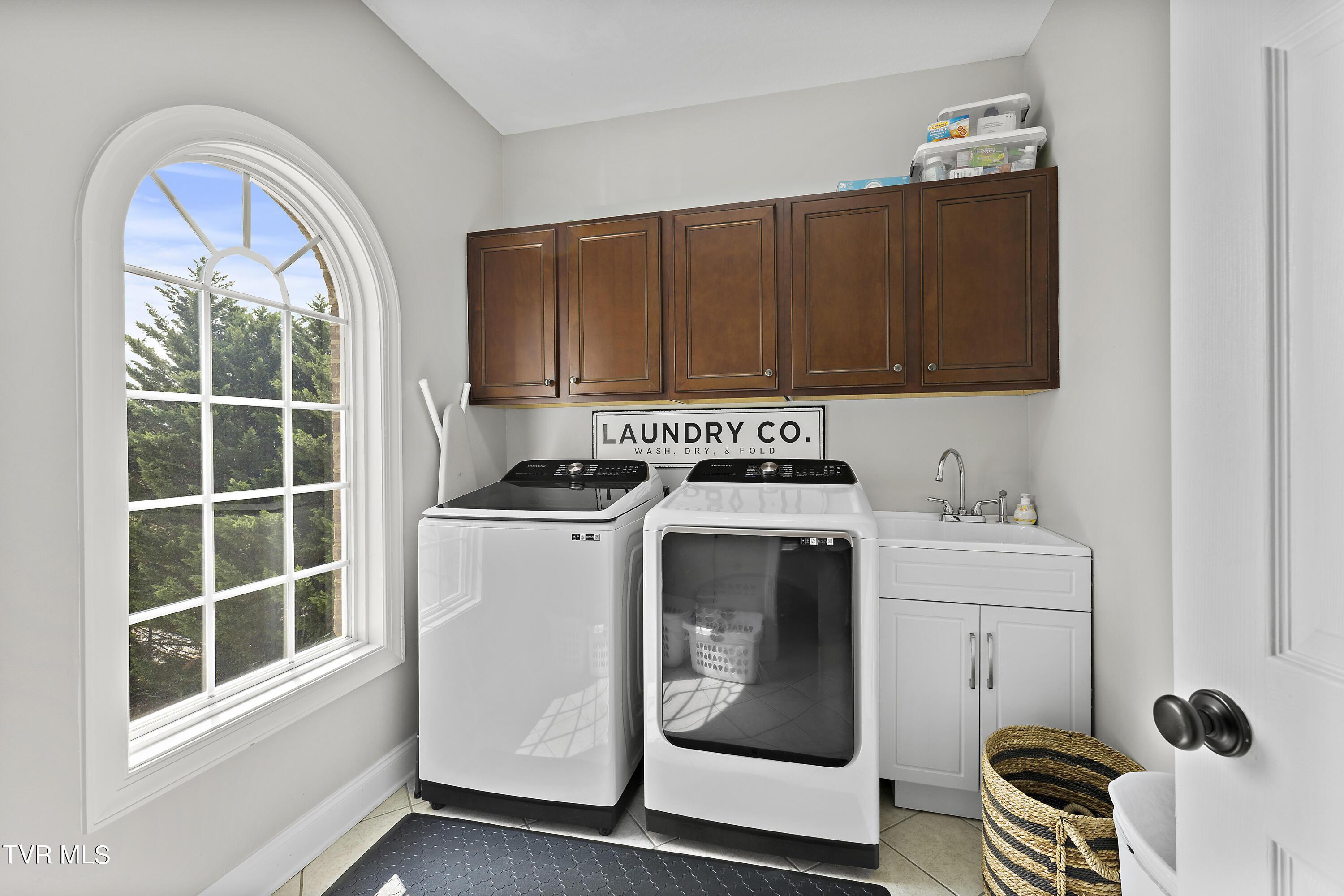 7 Maple Point Jonesborough, TN 37659 - Photo 38 of 84 128A4745