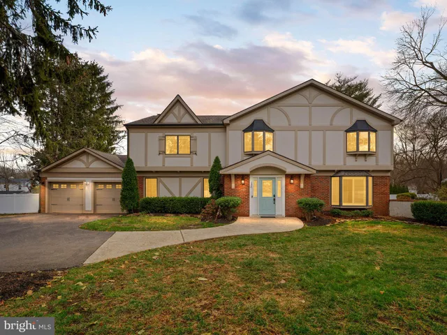 $1,275,000 | 236 Carraige Hill Road, Moorestown, NJ 08057