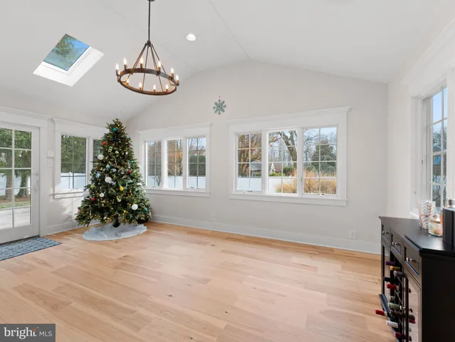 $1,275,000 | 236 Carraige Hill Road, Moorestown, NJ 08057