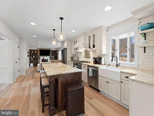 $1,275,000 | 236 Carraige Hill Road, Moorestown, NJ 08057