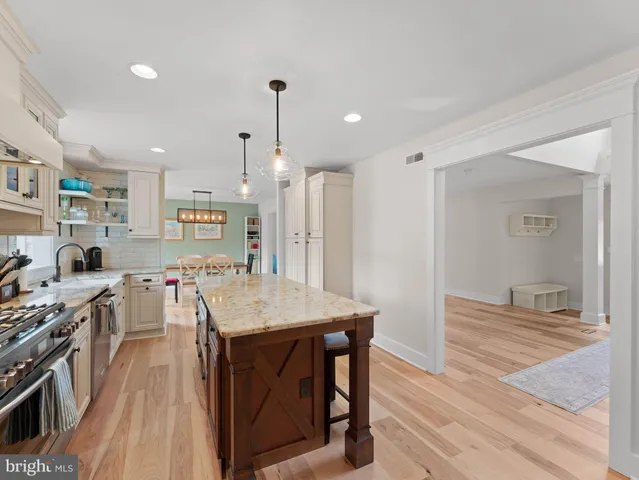 $1,275,000 | 236 Carraige Hill Road, Moorestown, NJ 08057