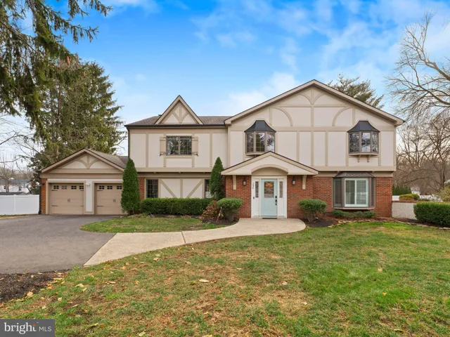$1,275,000 | 236 Carraige Hill Road, Moorestown, NJ 08057