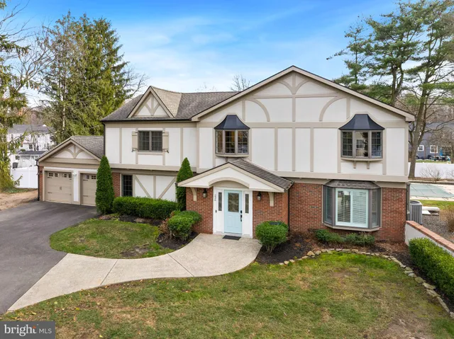 $1,275,000 | 236 Carraige Hill Road, Moorestown, NJ 08057